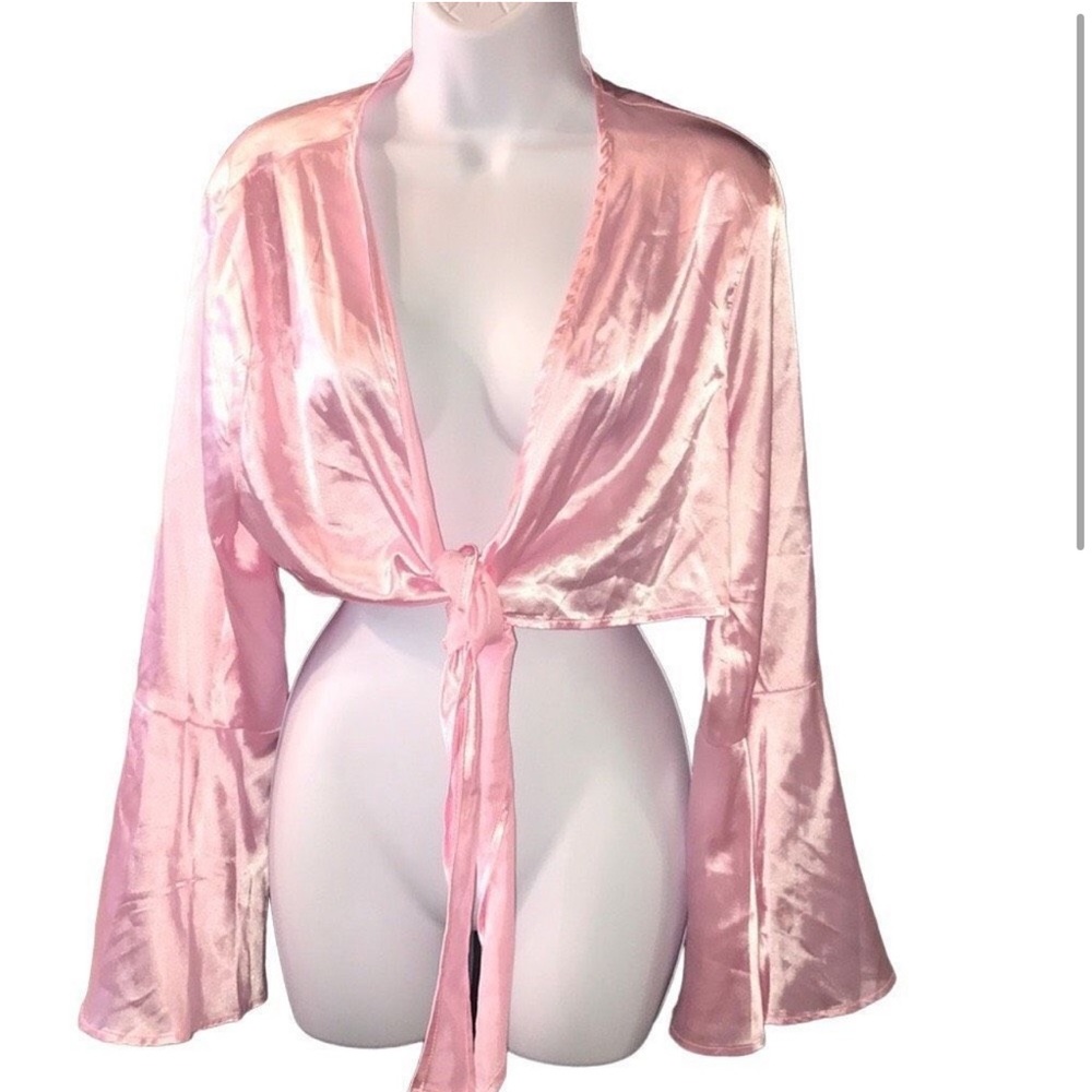 So cute Shein Curve satin pink crop top with bell sleeves size 0X